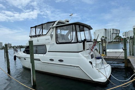 Image of 1999 Carver 406 Aft Cabin Motoryacht