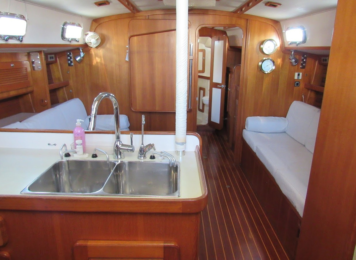 salon from galley view.jpg